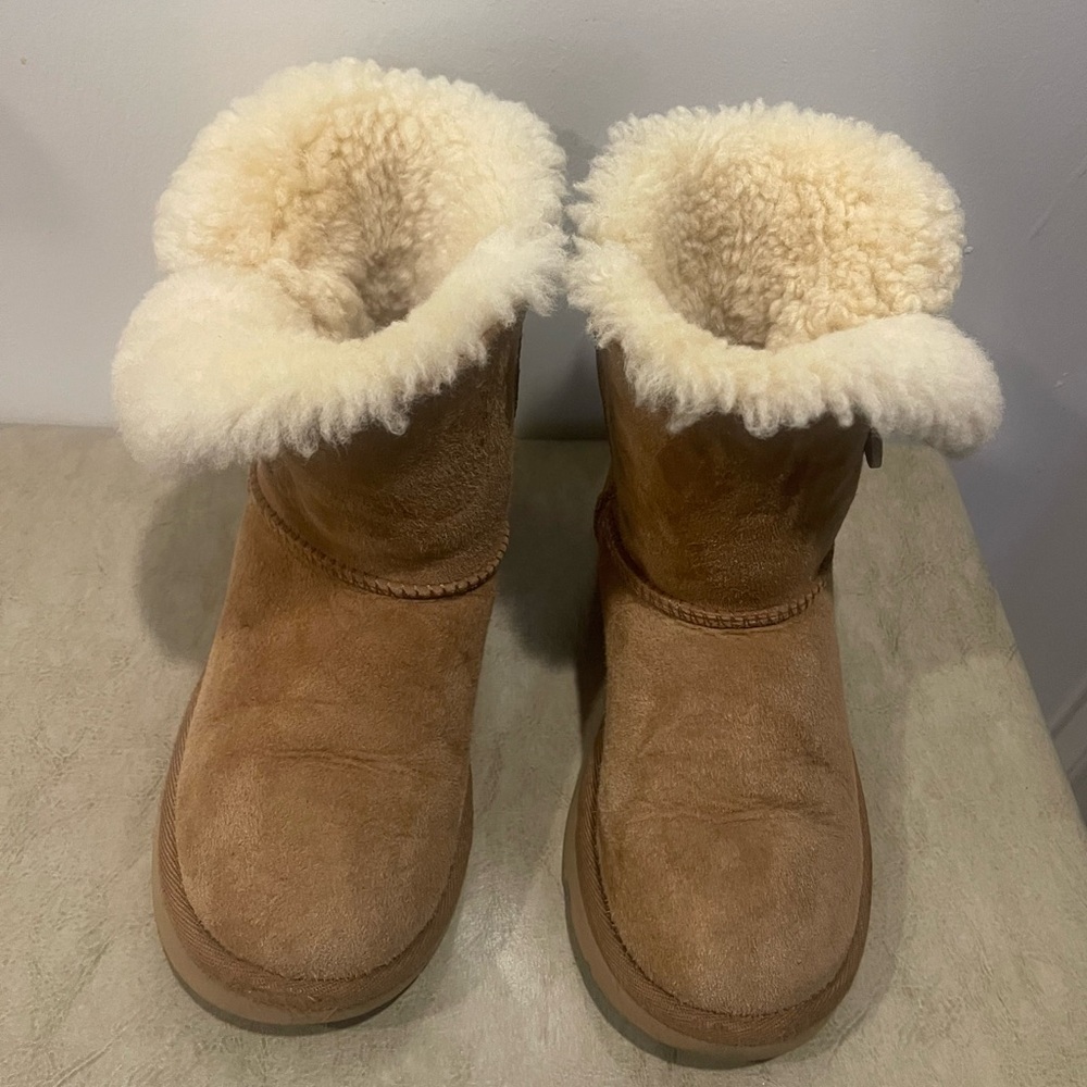UGG Chestnut Shearling Lined Boots - Picture 2 of 7